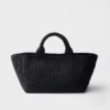 Bolso tote grande de ganchillo con detalles de piel Bolso tote grande de ganchillo con detalles de piel