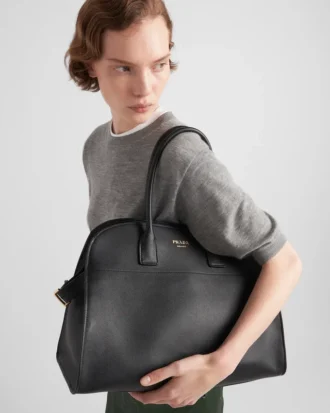 Bolso tote grande de piel con hebillas Bolso tote grande de piel con hebillas