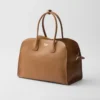Bolso tote grande de piel con hebillas Bolso tote grande de piel con hebillas