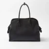 Bolso tote grande de piel con hebillas Bolso tote grande de piel con hebillas