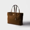 Bolso tote grande Prada Re-Edition 1978 de Re-Nylon y piel Saffiano Bolso tote grande Prada Re-Edition 1978 de Re-Nylon y piel Saffiano