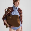Bolso tote grande Prada Re-Edition 1978 de Re-Nylon y piel Saffiano Bolso tote grande Prada Re-Edition 1978 de Re-Nylon y piel Saffiano