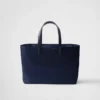Bolso tote grande Prada Re-Edition 1978 de Re-Nylon y piel Saffiano Bolso tote grande Prada Re-Edition 1978 de Re-Nylon y piel Saffiano