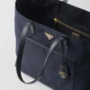 Bolso tote grande Prada Re-Edition 1978 de Re-Nylon y piel Saffiano Bolso tote grande Prada Re-Edition 1978 de Re-Nylon y piel Saffiano