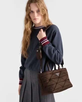 Bolso tote mediano acolchado de Re-Nylon y piel