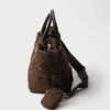 Bolso tote mediano acolchado de Re-Nylon y piel Bolso tote mediano acolchado de Re-Nylon y piel