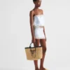 Bolso tote mediano de ganchillo y cuero Bolso tote mediano de ganchillo y cuero