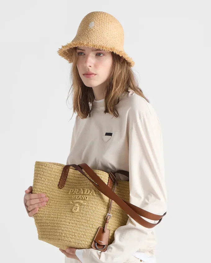 Bolso tote mediano de ganchillo y cuero Bolso tote mediano de ganchillo y cuero