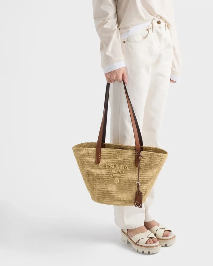 Bolso tote mediano de ganchillo y cuero Bolso tote mediano de ganchillo y cuero