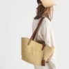 Bolso tote mediano de ganchillo y cuero Bolso tote mediano de ganchillo y cuero