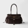 Bolso tote mediano de piel napa Explore de Prada