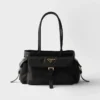 Bolso tote mediano de piel napa Explore de Prada