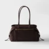Bolso tote mediano de piel napa Explore de Prada