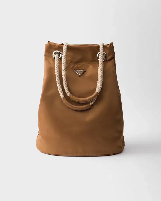 Bolso tote mediano Prada Mariner de Re-Nylon Bolso tote mediano Prada Mariner de Re-Nylon