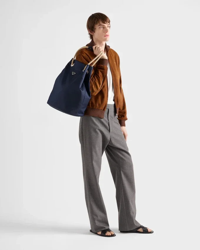 Bolso tote mediano Prada Mariner de Re-Nylon Bolso tote mediano Prada Mariner de Re-Nylon