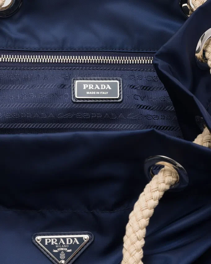 Bolso tote mediano Prada Mariner de Re-Nylon Bolso tote mediano Prada Mariner de Re-Nylon