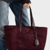 Bolso tote mediano Prada Re-Edition 1978 de Re-Nylon y piel Saffiano Bolso tote mediano Prada Re-Edition 1978 de Re-Nylon y piel Saffiano
