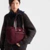 Bolso tote mediano Prada Re-Edition 1978 de Re-Nylon y piel Saffiano Bolso tote mediano Prada Re-Edition 1978 de Re-Nylon y piel Saffiano