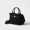 Bolso tote pequeño acolchado de Re-Nylon Bolso tote pequeño acolchado de Re-Nylon