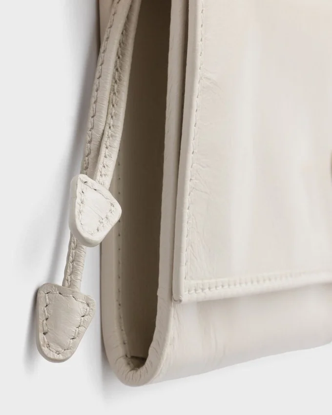 Cartera de piel con correa para el hombro Cartera de piel con correa para el hombro