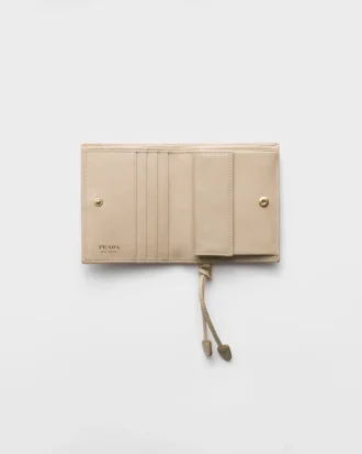 Cartera pequeña de piel