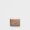 Cartera pequeña de piel Saffiano