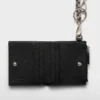Cartera pequeña de piel Saffiano con cadena Cartera pequeña de piel Saffiano con cadena
