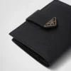 Cartera pequeña de piel Saffiano y lisa Cartera pequeña de piel Saffiano y lisa