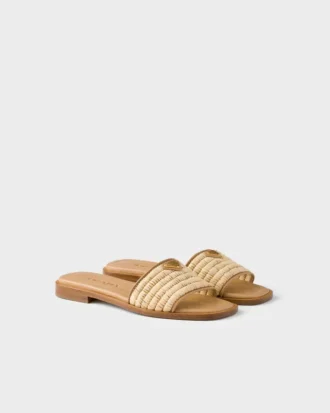 Chanclas de piel con detalles de ganchillo