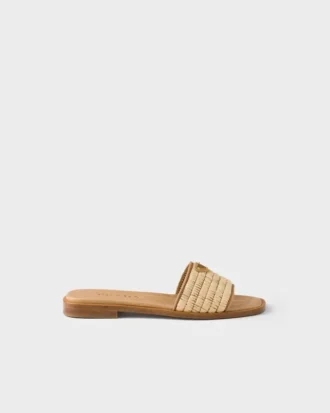 Chanclas de piel con detalles de ganchillo