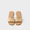 Chanclas de piel con detalles de ganchillo Chanclas de piel con detalles de ganchillo