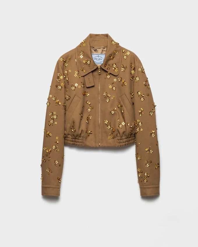 Chaqueta blusón con bordado en forma de chevron Chaqueta blusón con bordado en forma de chevron
