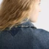 Chaqueta blusón de denim lavado Chaqueta blusón de denim lavado