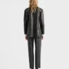 Chaqueta Caban de piel napa con doble botonadura Chaqueta Caban de piel napa con doble botonadura