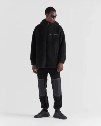 Chaqueta con capucha de forro polar reciclado Chaqueta con capucha de forro polar reciclado
