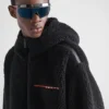 Chaqueta con capucha de forro polar reciclado Chaqueta con capucha de forro polar reciclado