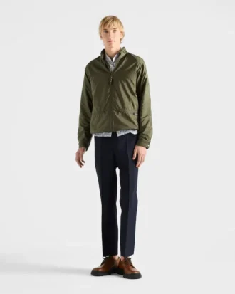 Chaqueta con capucha de Re-Nylon