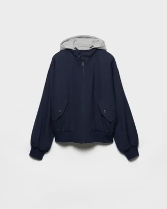 Chaqueta de lana con capucha