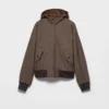 Chaqueta de lana con capucha