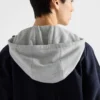 Chaqueta de lana con capucha