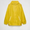 Chaqueta impermeable ligera de Re-Nylon Chaqueta impermeable ligera de Re-Nylon