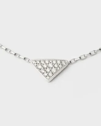 Collar con colgante mini triángulo Eternal Gold en oro blanco y diamantes