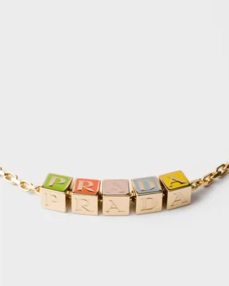 Collar de metal