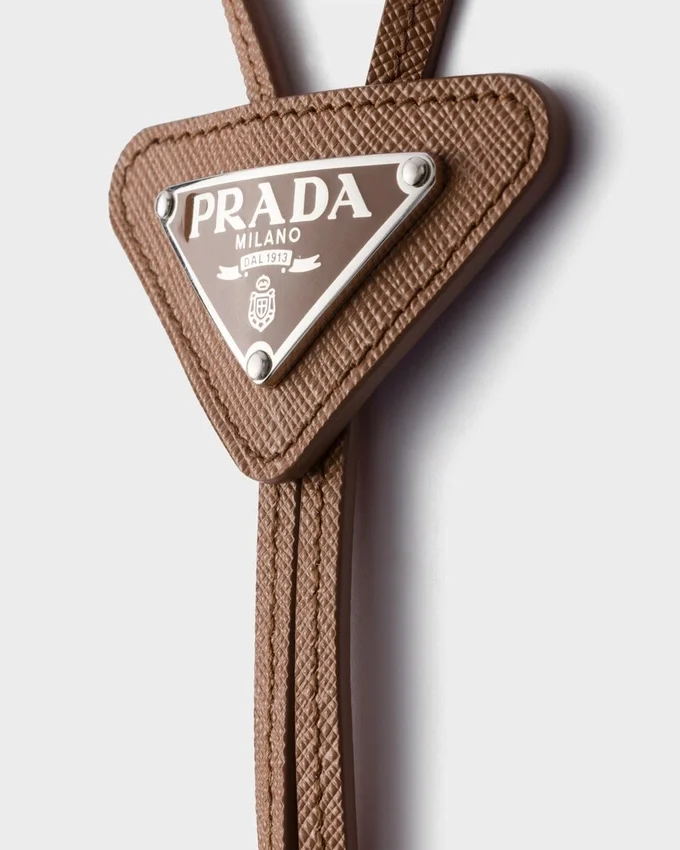 Corbatín de piel Saffiano Corbatín de piel Saffiano
