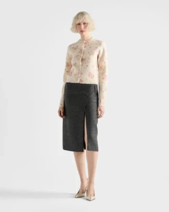 Cárdigan de lana con estampado floral