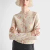Cárdigan de lana con estampado floral Cárdigan de lana con estampado floral