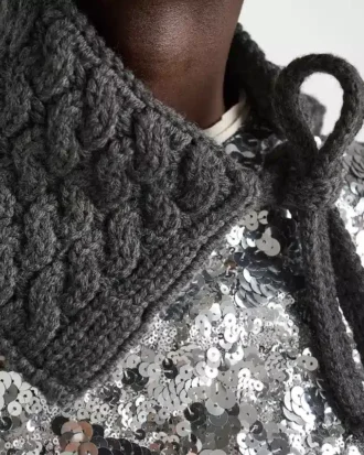 Cuello de lana de punto trenzado