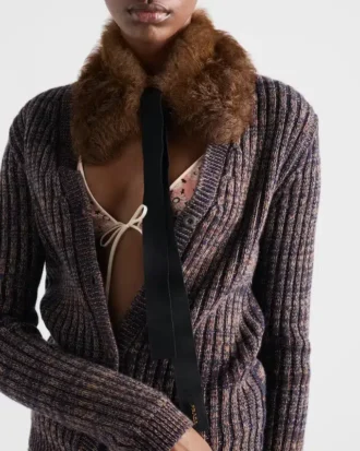 Cuello de piel de oveja