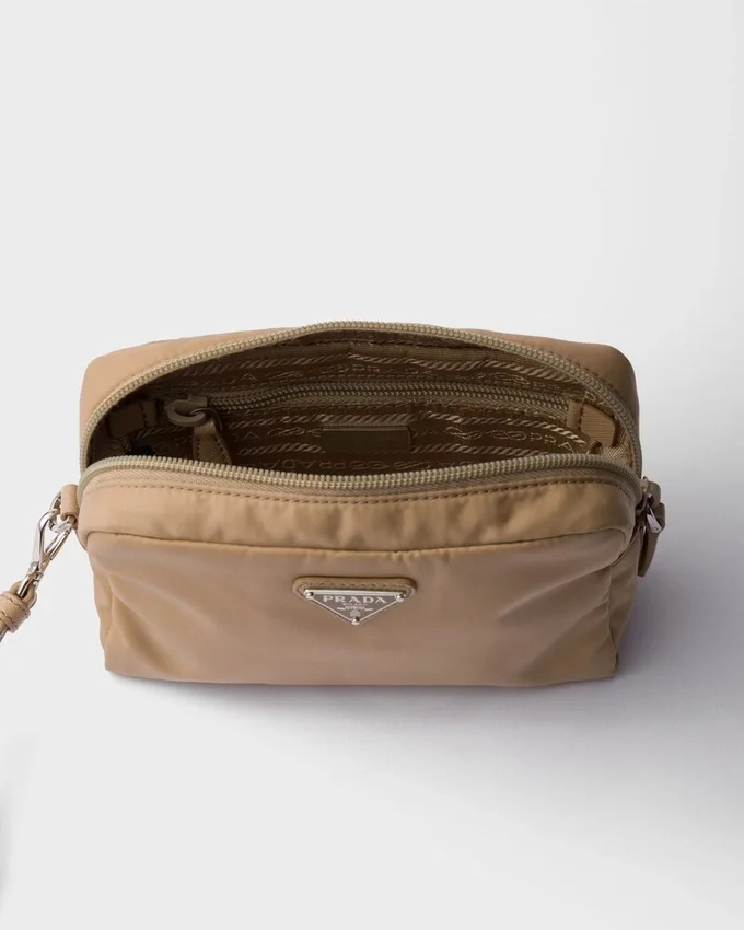 Estuche pequeño de Re-Nylon Estuche pequeño de Re-Nylon
