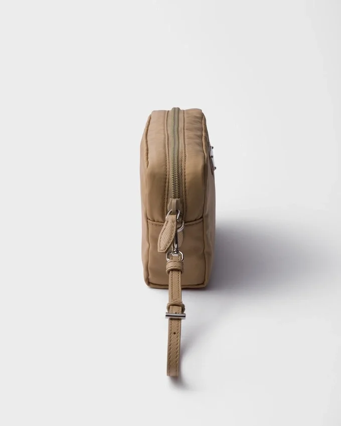 Estuche pequeño de Re-Nylon Estuche pequeño de Re-Nylon